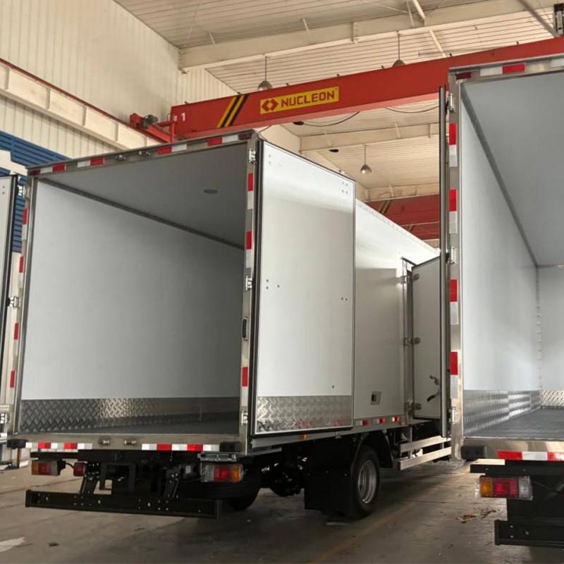 Kaip PU pagrindinio sauso sunkvežimio kėbulas pagerina šiuolaikinio transporto efektyvumą?